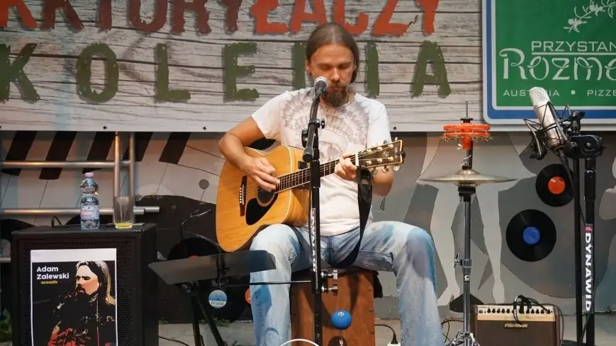 Melodie w Tle. Adam Zalewski 