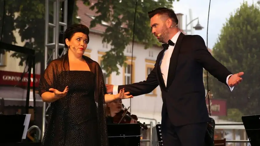 "Canzoni Italiane" na placu w Mikołajkach