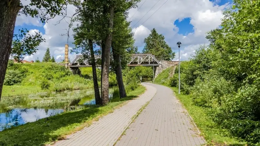 Dzięki powstaniu nowych tras Olsztyn i Ostróda zyskały rowerowe połączenie ze Wschodnim Szlakiem Rowerowym Green Velo. Na zdjęciu szlak Green Velo przebiegający przez Węgorzewo (zdjęcie jest tylko ilustracją do tekstu)