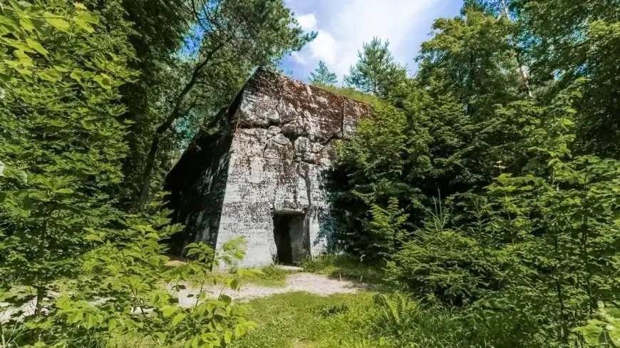Pozostałości kwatery Himmlera na Mazurach.