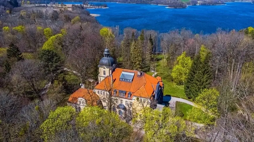 Tajemniczy pałac w Łężanach. Jego historia ginie w mroku dziejów