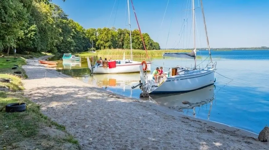 Gmina Giżycko chce sprzedać plażę w Rogantach? Samorząd dementuje informacje