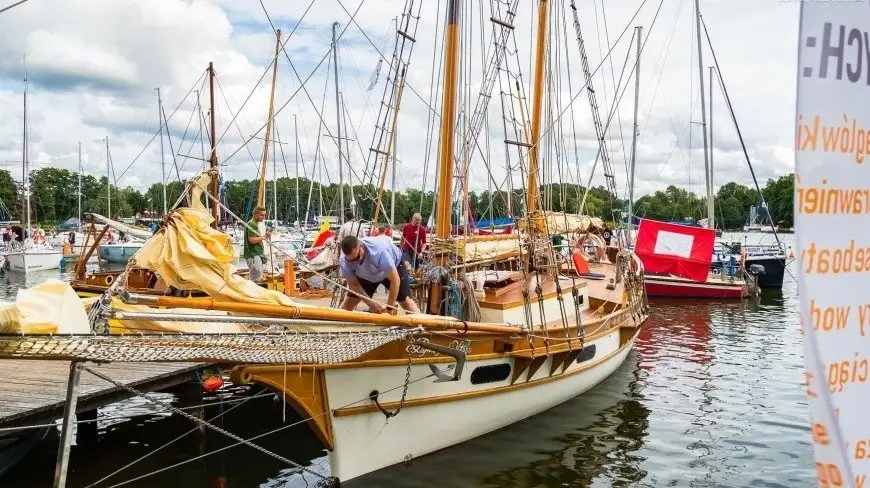 Zlot Oldtimerów w Stanicy Wodnej Stranda