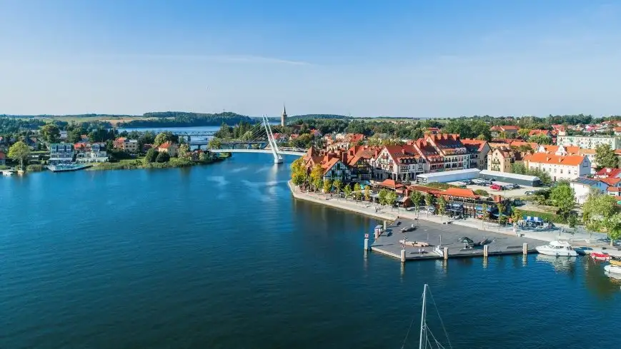 Jezioro Mikołajskie i nowa promenada