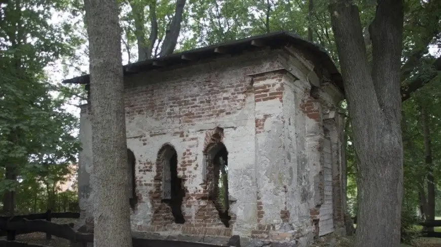 Kaplica cmentarna w Pasymiu.