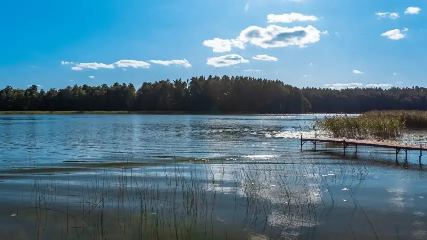 Jezioro Orzysz na Mazurach.