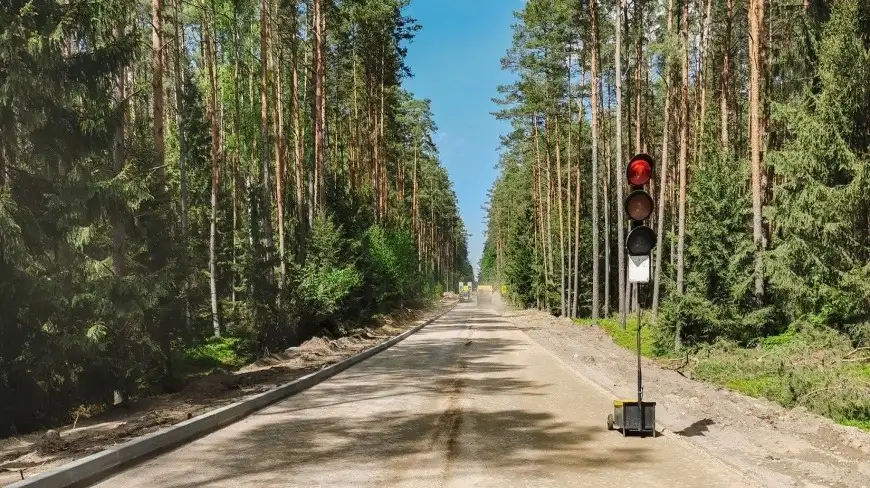 Trwa remont drogi do promu na Mazurach