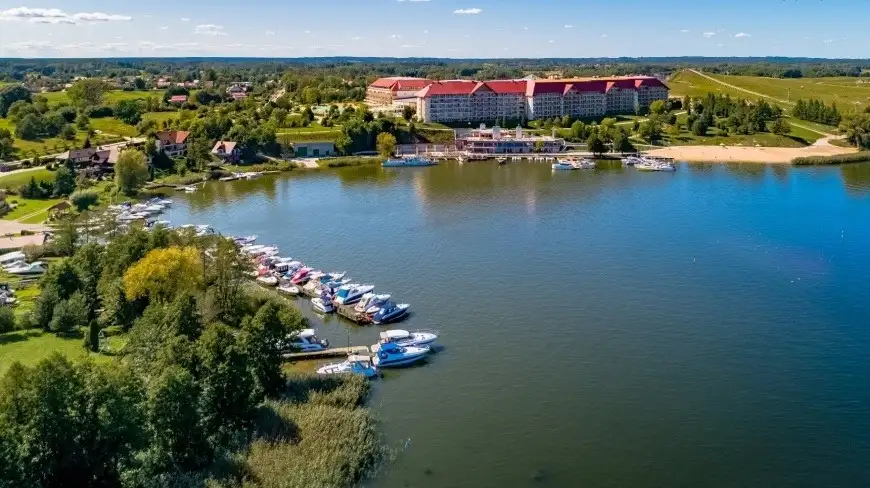 Hotel Gołębiewski w Mikołajkach.