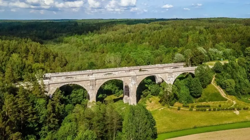 5 pięknych, zabytkowych mostów, które warto zobaczyć na Mazurach