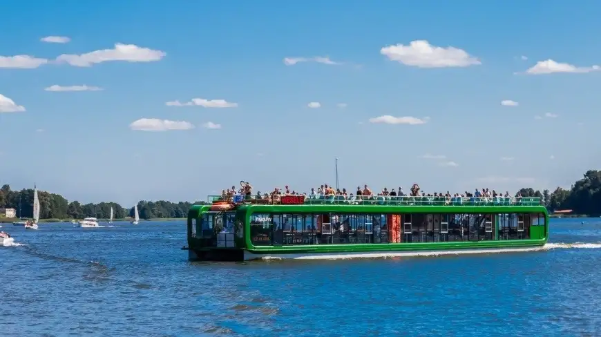 Mazury z pokładu statku. Gdzie i czym popływamy po mazurskich jeziorach?