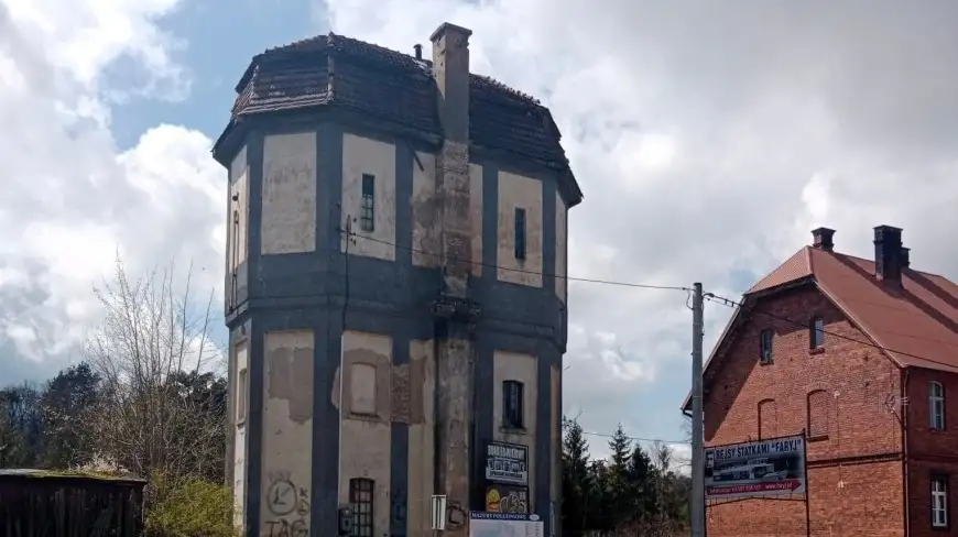 Rozpoczyna się remont zabytkowej wieży wodnej w Rucianem-Nidzie