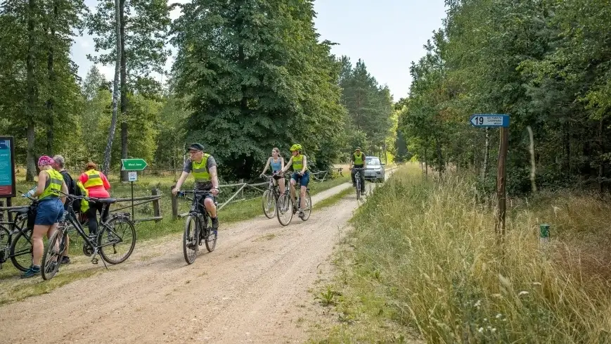 Na Warmii i Mazurach rozwijane są bezpieczne drogi rowerowe