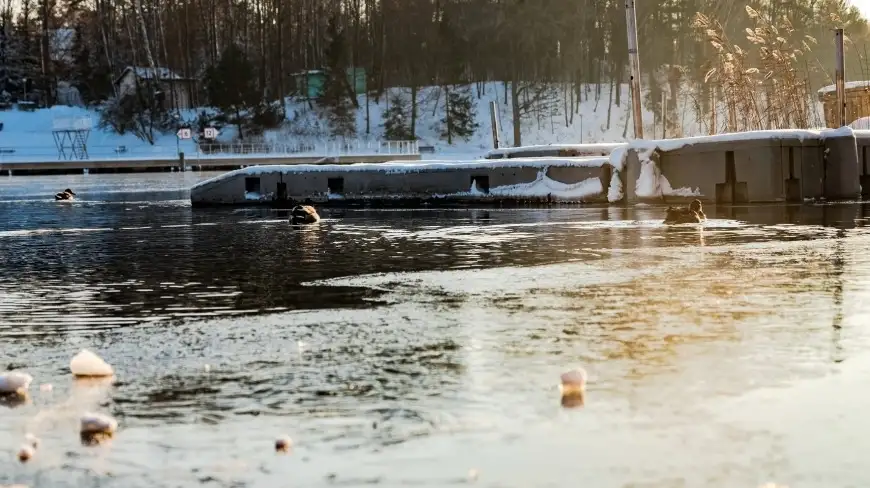 Dlaczego mazurskie jeziora tak wolno zamarzają?