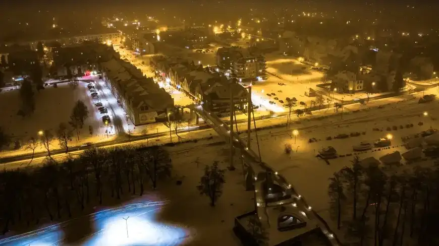 Zobacz niesamowite zdjęcia Giżycka nocą. Tak tego miasta na Mazurach jeszcze nie oglądaliście