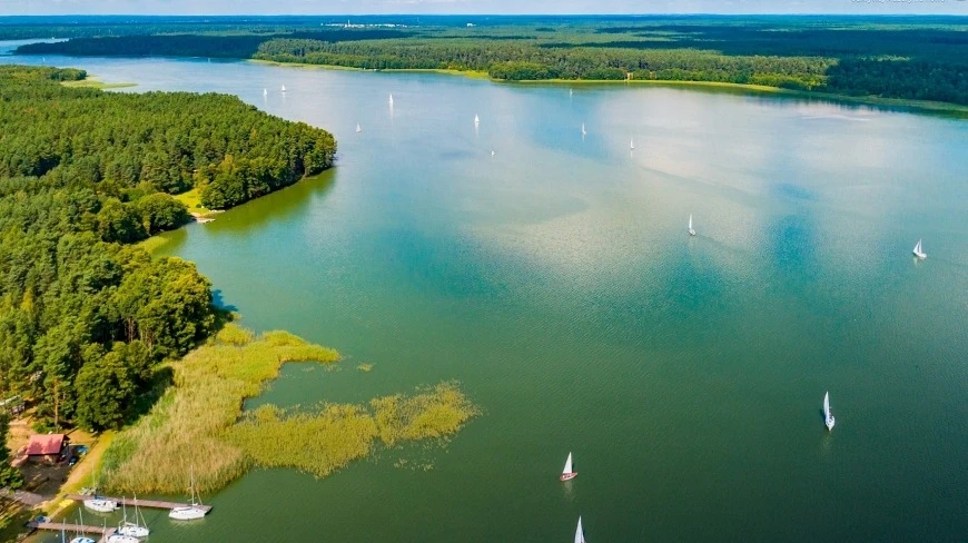 Jezioro Nidzkie - największy akwen na Mazurach objęty strefą ciszy.