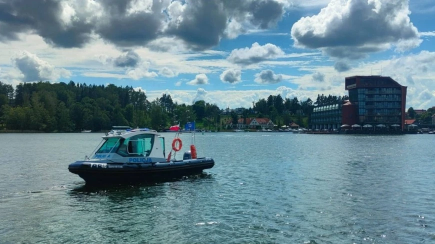 Otwarcie sezonu żeglarskiego na Mazurach. Policyjne patrole na jeziorach
