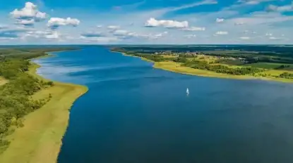 Jezioro Roś się kurczy. Alarmuje o tym Mazurska Służba Ratownicza