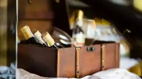 Jesienny Wieczór z Winem w Hotelu Ognisty Ptak