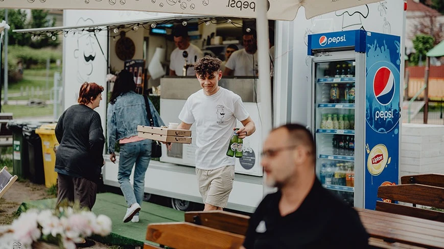 Rewolucja Małej Gastronomii na Mazurach: Od Zapiekanek do Wysokiej Jakości Kuchni