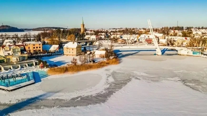 Mikołajki zimą.