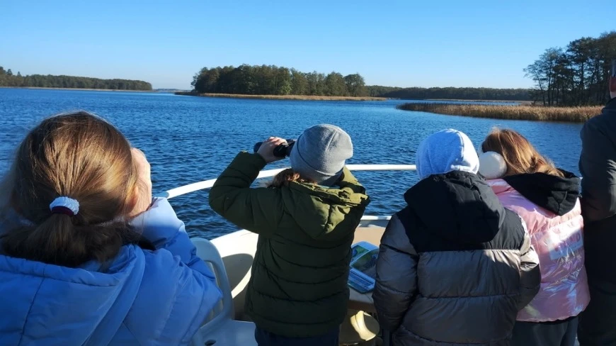 Mazurskie rejsy ornitologiczne – lekcja przyrody na wodzie