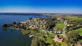 Gdzie spać i jeść na Mazurach — przewodnik po najlepszych miejscach noclegowych i restauracjach