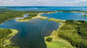 Tajemnica zatopionej piramidy na jeziorze Mamry