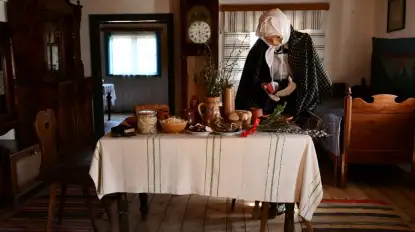 Świt nad jeziorem i jałowcowe witki, czyli jak świętowali dawni Mazurzy