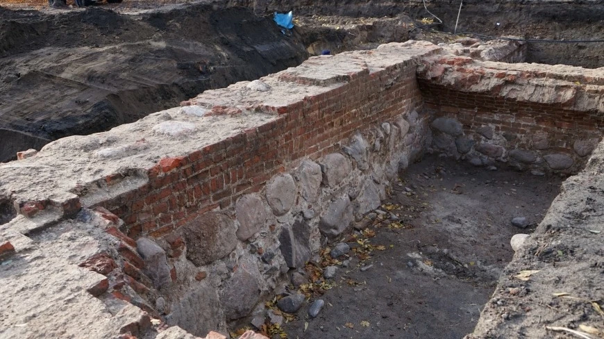 Pozostałości zamku krzyżackiego w Piszu na Mazurach.