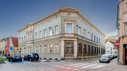 Budynki usługowe – kupić czy wynająć?