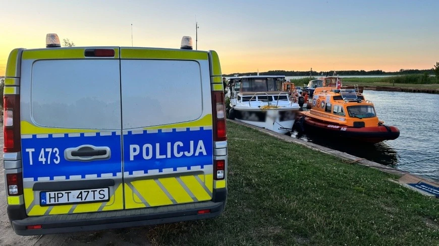 Nietrzeźwy sternik zatrzymany na jeziorze Mamry. Na łodzi były dzieci