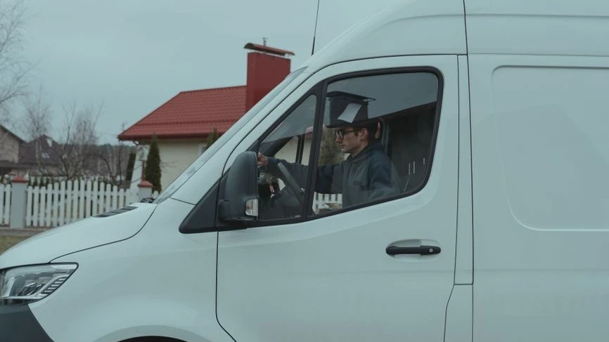 Auto do firmy – kupić, leasingować czy wynająć? Przegląd najpopularniejszych rozwiązań
