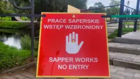 Saperzy zamknęli rzekę na Mazurach. Rozpoczęło się jej rozminowanie