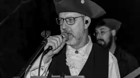 Przemysław Lisek nie żyje. Scena szant w żałobie po odejściu muzyka zespołu Zrefowani