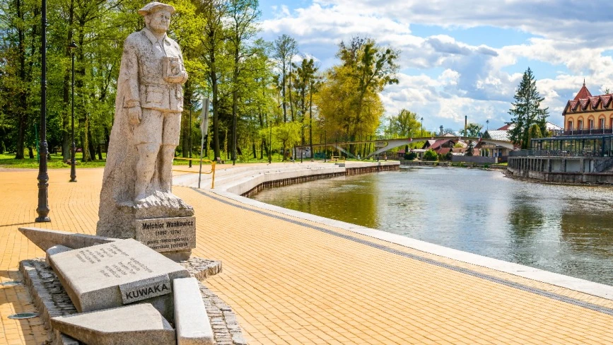 Śladami „Kuwaki” nad Pisą. Niezwykła historia pomnika i trasy Melchiora Wańkowicza
