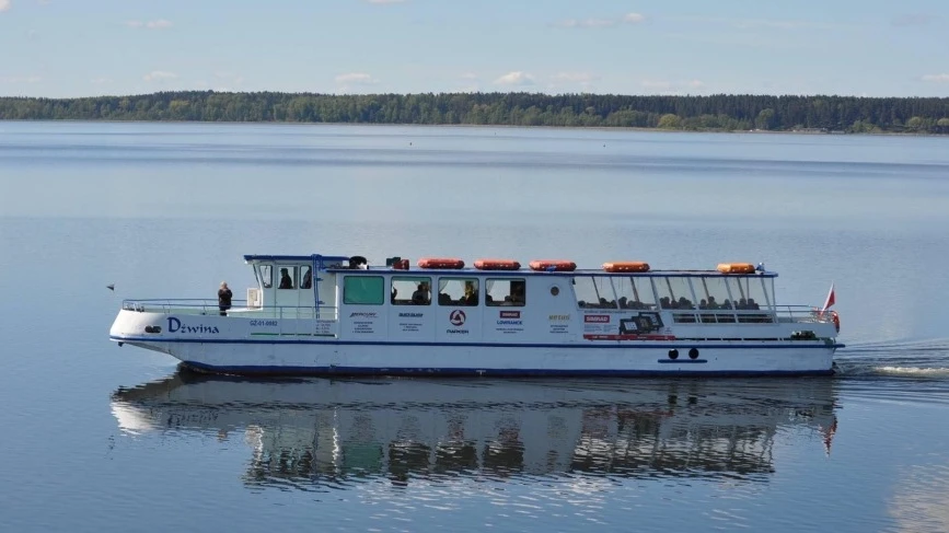 Od krwawych plaż Normandii po urokliwe Mazury. Niezwykła historia statku „Dźwina”