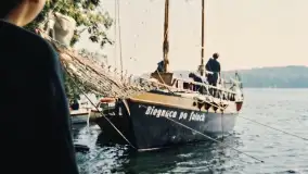 Legenda mazurskich wód wraca na brzeg. „Biegnąca po falach” już w Marinie Górkło