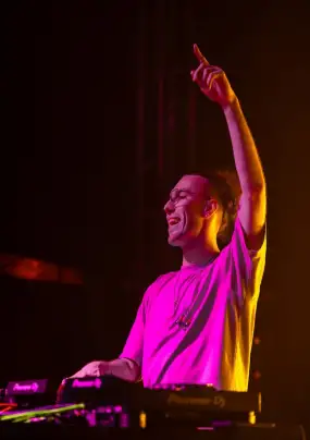 Muzyczne pożegnanie lata w Mrągowie. Deep Eye Festival zaprasza do amfiteatru nad jeziorem Czos