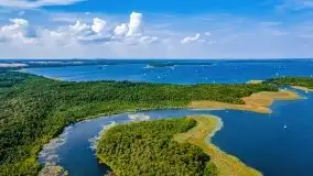 Wąskie żeglarskie gardło na Mazurach, jezioro Kirsajty - zdjęcie 46