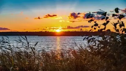 Zachód słońca nad jeziorem Kirsajty, wrzesień 2021 r.