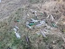 Szeroki Ostrów pełen śmieci - zdjęcie 12