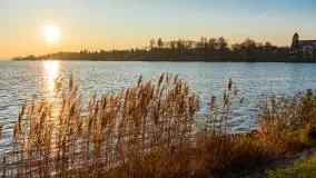 Zachód słońca w Rynie nad jeziorem Ryńskim, październik 2021 r. - zdjęcie 19