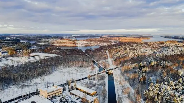 Grudniowy wschód słońca nad jeziorem Niegocin - zdjęcie 3