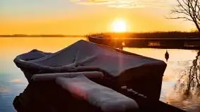 Grudniowy wschód słońca nad jeziorem Niegocin - zdjęcie 25