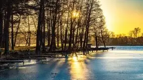 Wschód słońca nad jeziorami Boczne i Niegocin, styczeń 2022 r. - zdjęcie 1