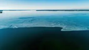 Jezioro Dargin rozstaje się z lodem, przedwiośnie 2022 r. - zdjęcie 10