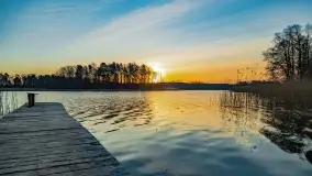 Wschód słońca przy wyspie Wydmińskiej, kwiecień 2022 r. - zdjęcie 1