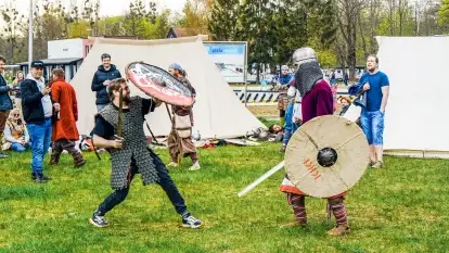 Wikingowie i średniowieczne klimaty na zdjęciach z otwarcia sezonu w Giżycku