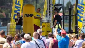 Fotorelacja z muzycznego i sportowego rozpoczęcia wakacji w Mikołajkach - zdjęcie 14