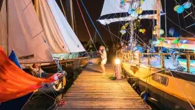 Nocne zdjęcia z XXIII zlotu klubu Jacht Oldtimet, Stranda, sierpień 2022 - zdjęcie 46